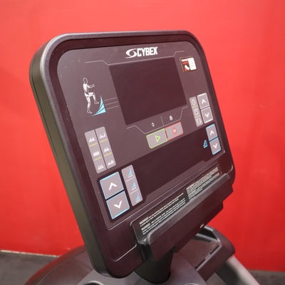 Cybex R Series Total Body Arc Trainer w/ 50L Console (Reacondicionado)