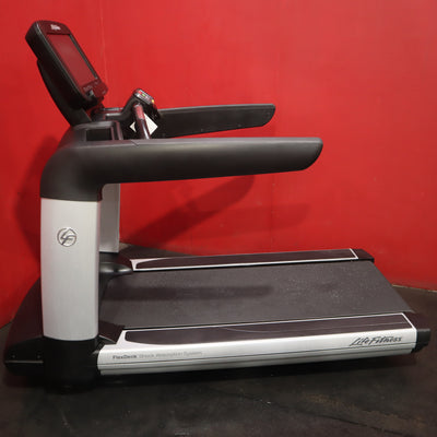Life Fitness Discover SE3 HD Elevation Treadmill