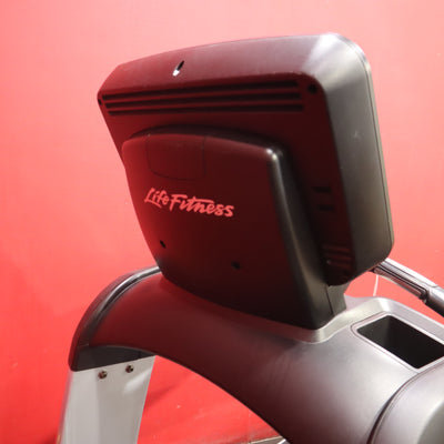 Life Fitness Discover SE3 HD Elevation Treadmill