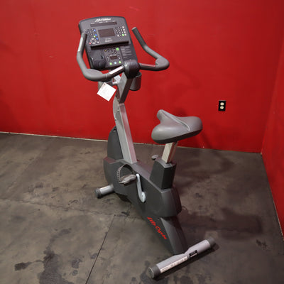 Life Fitness Integrity CLSC Upright Bike